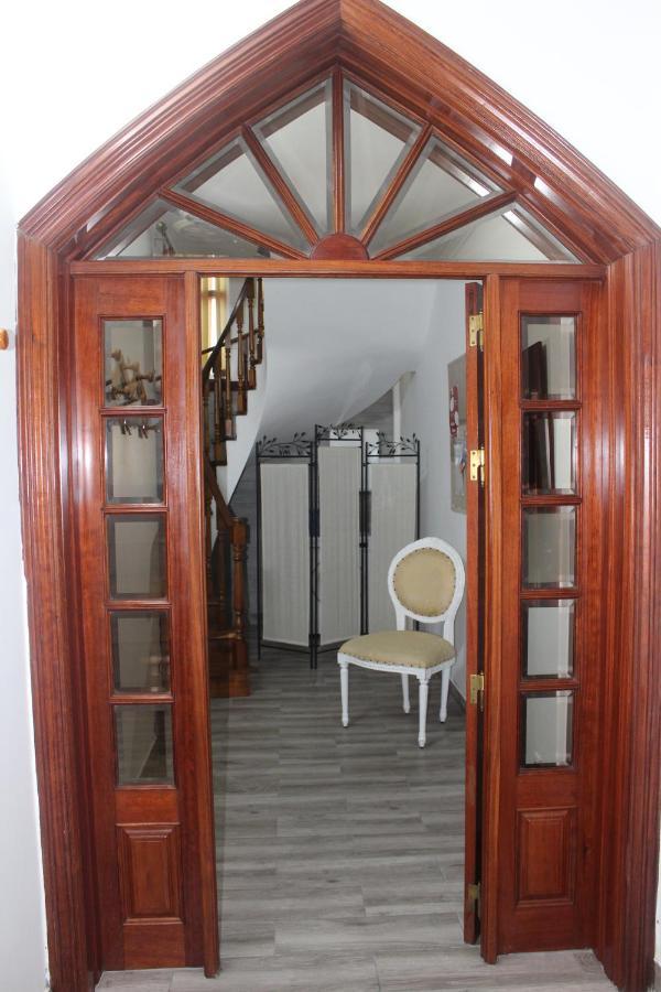 Vitorino De Nemesio Guesthouse ปอนตาเดลกาดา ภายนอก รูปภาพ