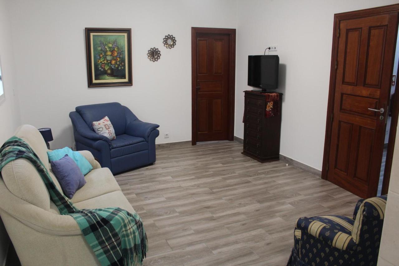 Vitorino De Nemesio Guesthouse ปอนตาเดลกาดา ภายนอก รูปภาพ