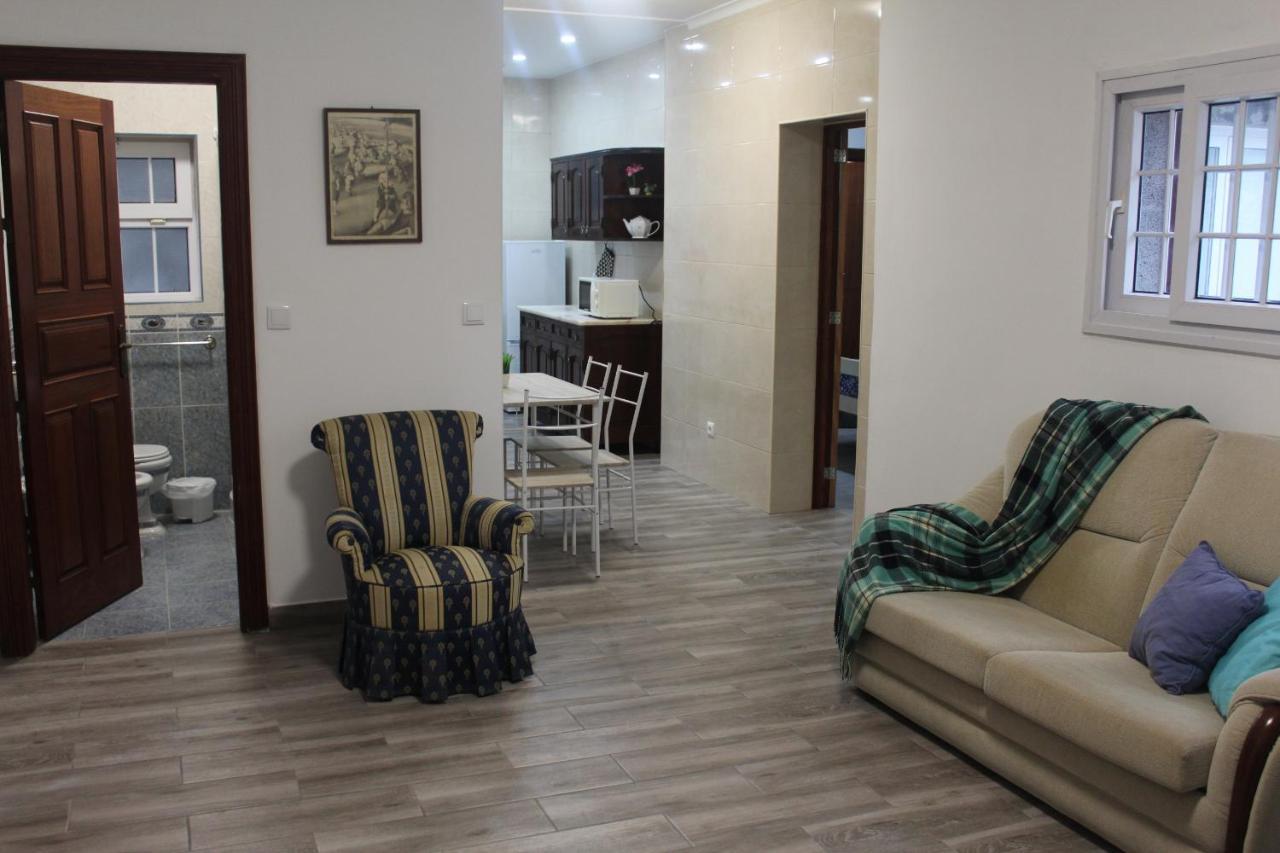 Vitorino De Nemesio Guesthouse ปอนตาเดลกาดา ภายนอก รูปภาพ