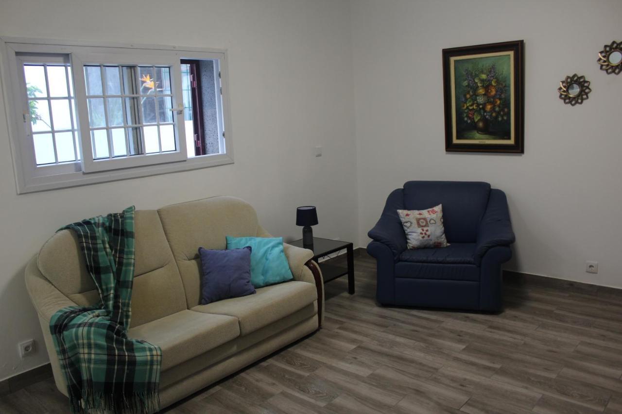 Vitorino De Nemesio Guesthouse ปอนตาเดลกาดา ภายนอก รูปภาพ