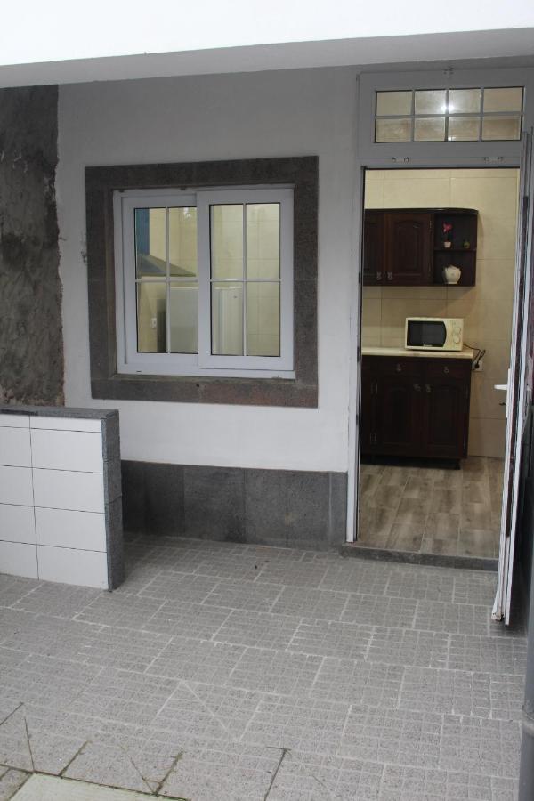 Vitorino De Nemesio Guesthouse ปอนตาเดลกาดา ภายนอก รูปภาพ