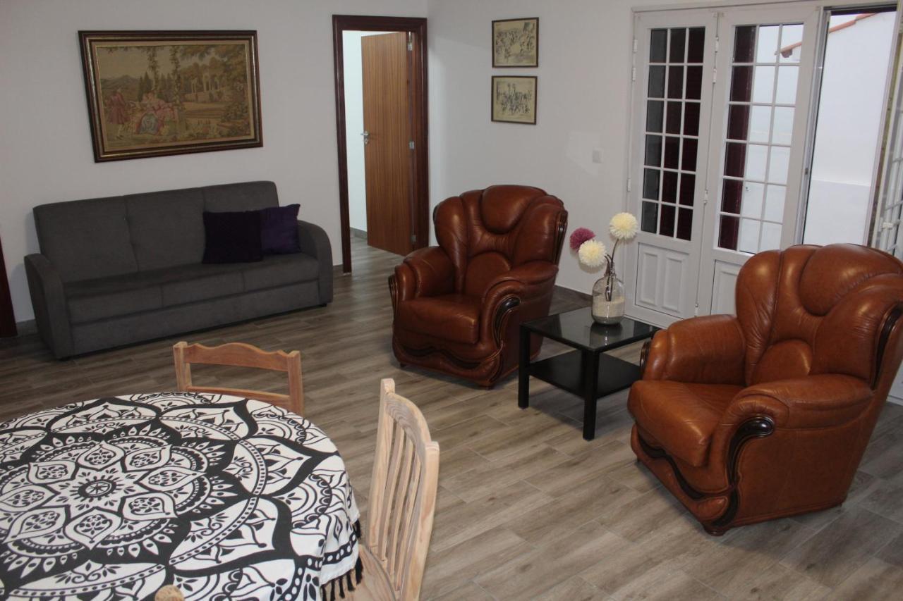 Vitorino De Nemesio Guesthouse ปอนตาเดลกาดา ภายนอก รูปภาพ