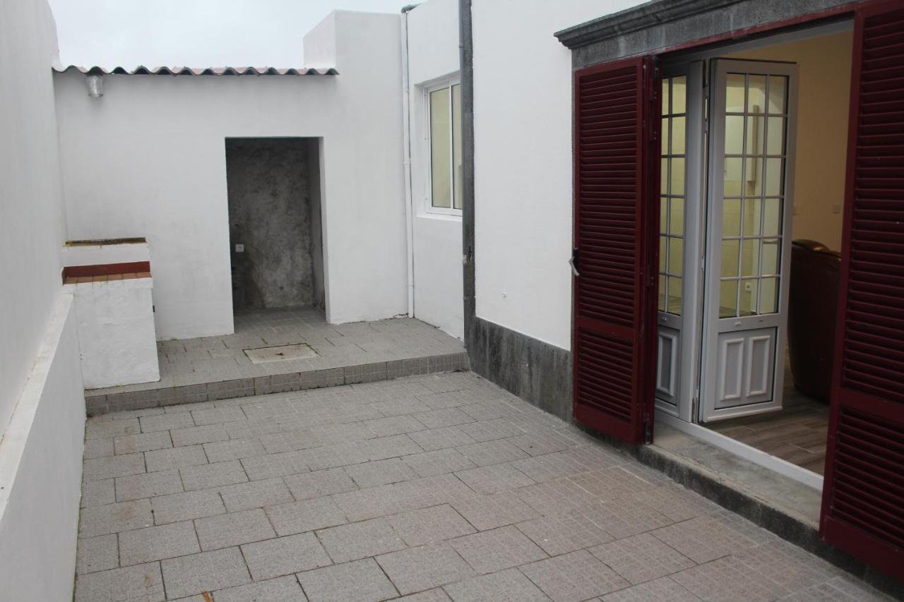 Vitorino De Nemesio Guesthouse ปอนตาเดลกาดา ภายนอก รูปภาพ