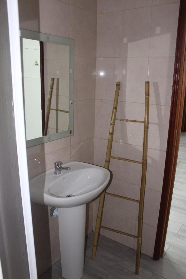 Vitorino De Nemesio Guesthouse ปอนตาเดลกาดา ภายนอก รูปภาพ