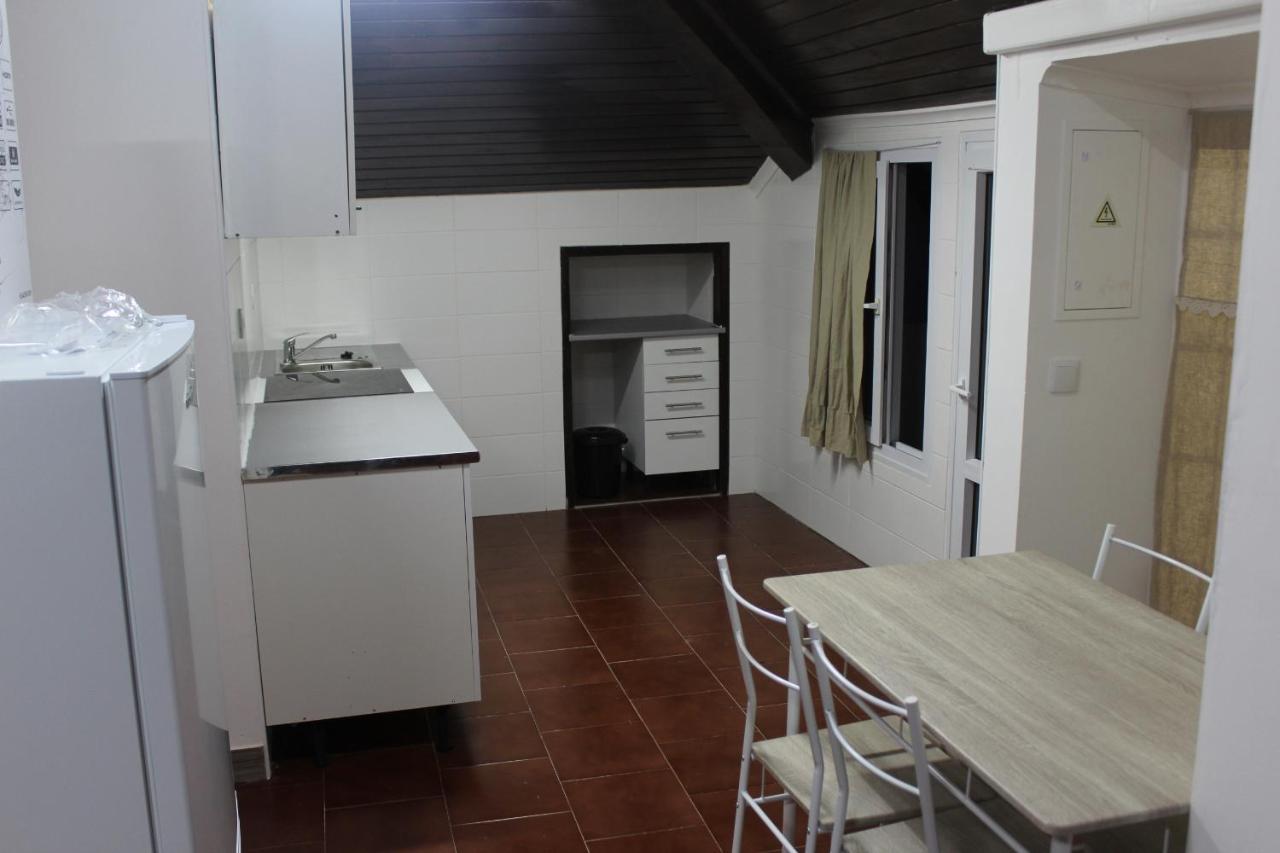 Vitorino De Nemesio Guesthouse ปอนตาเดลกาดา ภายนอก รูปภาพ