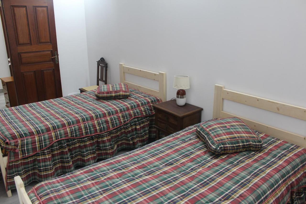 Vitorino De Nemesio Guesthouse ปอนตาเดลกาดา ภายนอก รูปภาพ